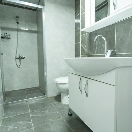 Yasam Hotel *
